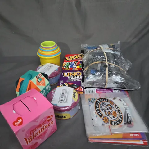 APPROXIMATELY 10 ASSORTED TOYS AND GAMES TO INCLUDE UNO, LEGO AND DOBBLE GAME