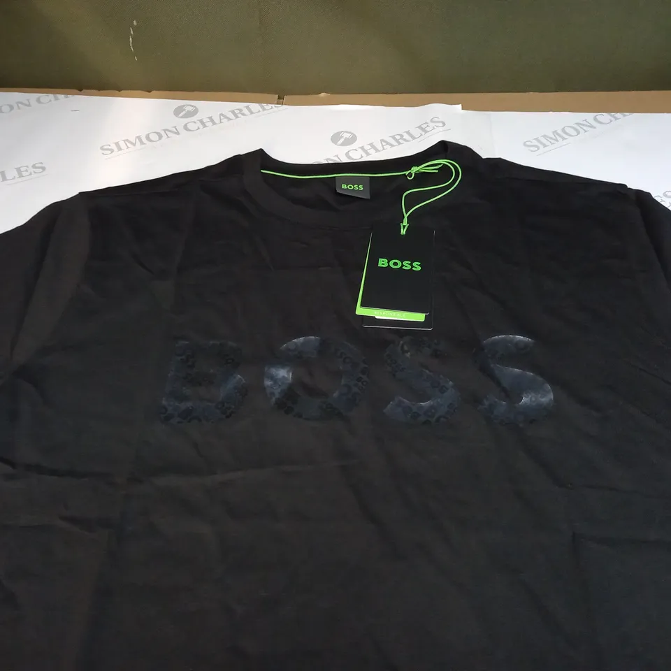HUGO BOSS PRINT T-SHIRT SIZE L