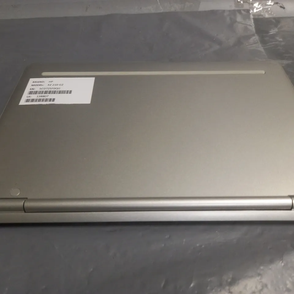 HP X2 210 G2 IN SILVER