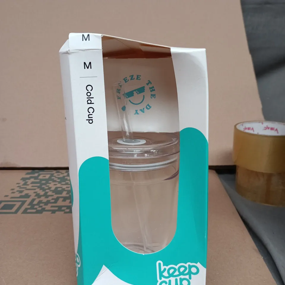BOX OF APPROXIMATELY 15 ASSORTED PRODUCTS INCLUDING KEEP CUP COLD CUP, ASDA GEORGE LOVE BUG RUG AND BT WIFI ROUTER