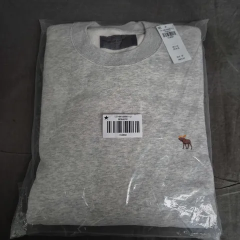 BAGGED ABERCROMBIE & FITCH SOFT ESSENTIALS CREWNECK SWEATSHIRT IN GREY - XL