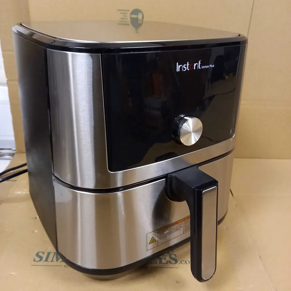 INSTANT BRANDS VORTEX 6 PLUS AIR FRYER