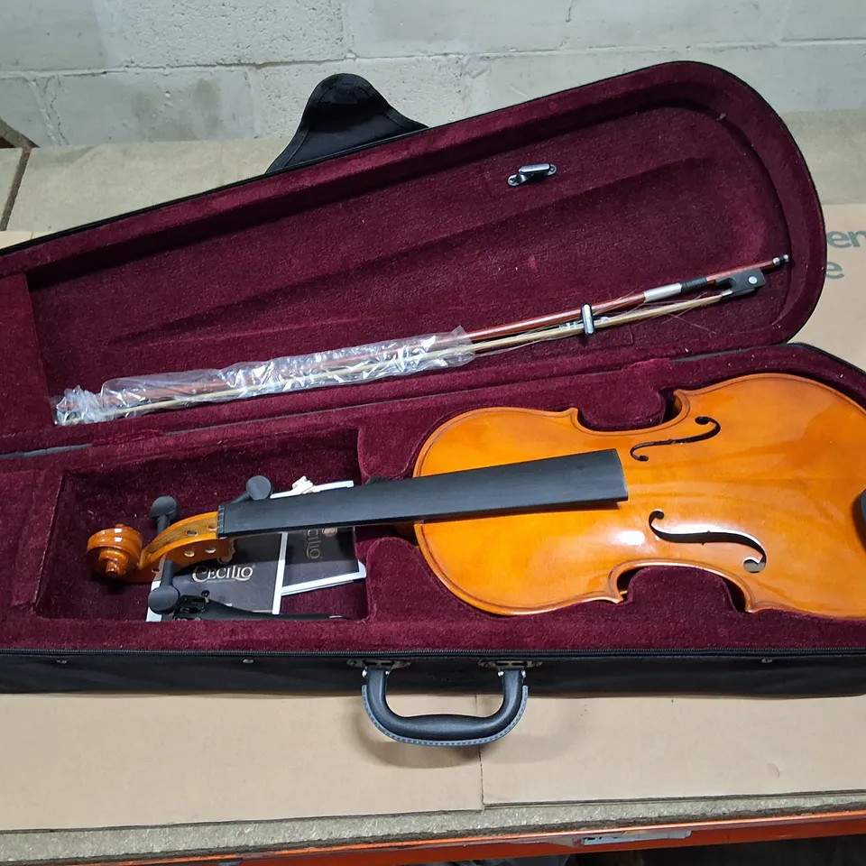 MENDINI BY CECILIO VIOLIN WITH BOW IN HARD CASE