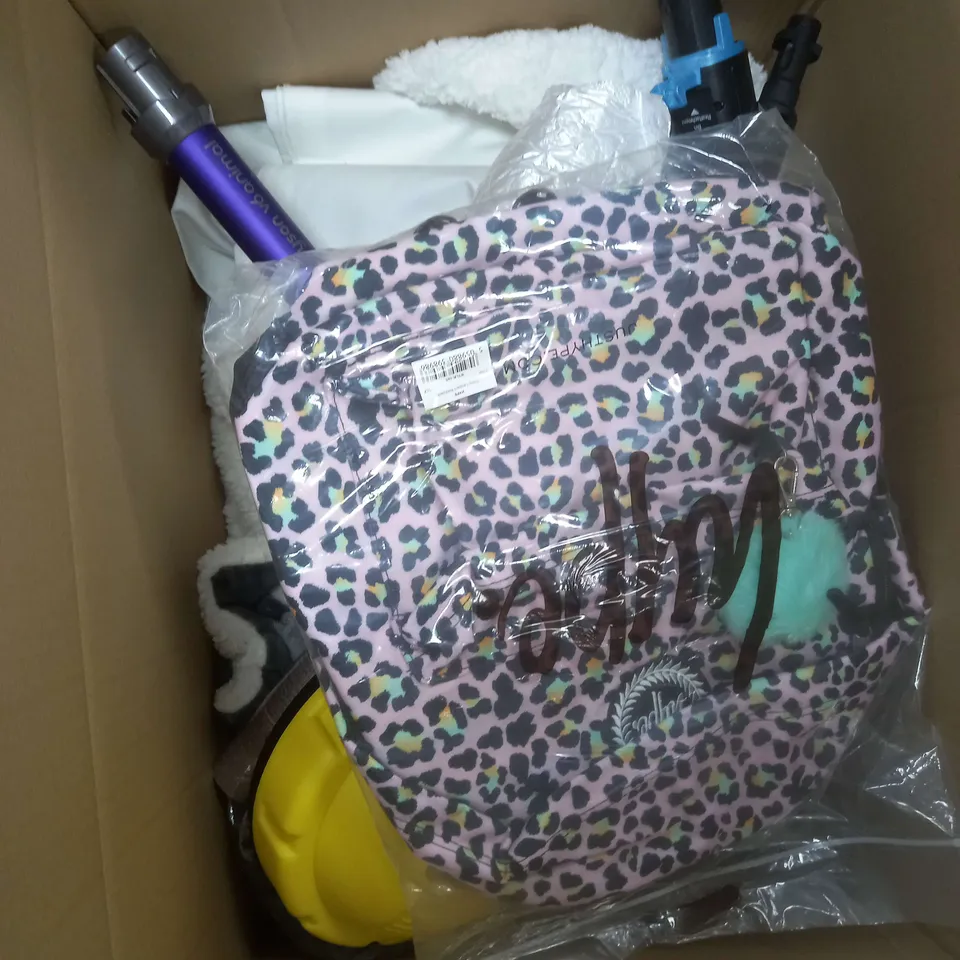BOX OF APPROXIMATELY 5 ASSORTED ITEMS TO INCLUDE HYPE BACKPACK, HOOVER, WALLPAPER ETC