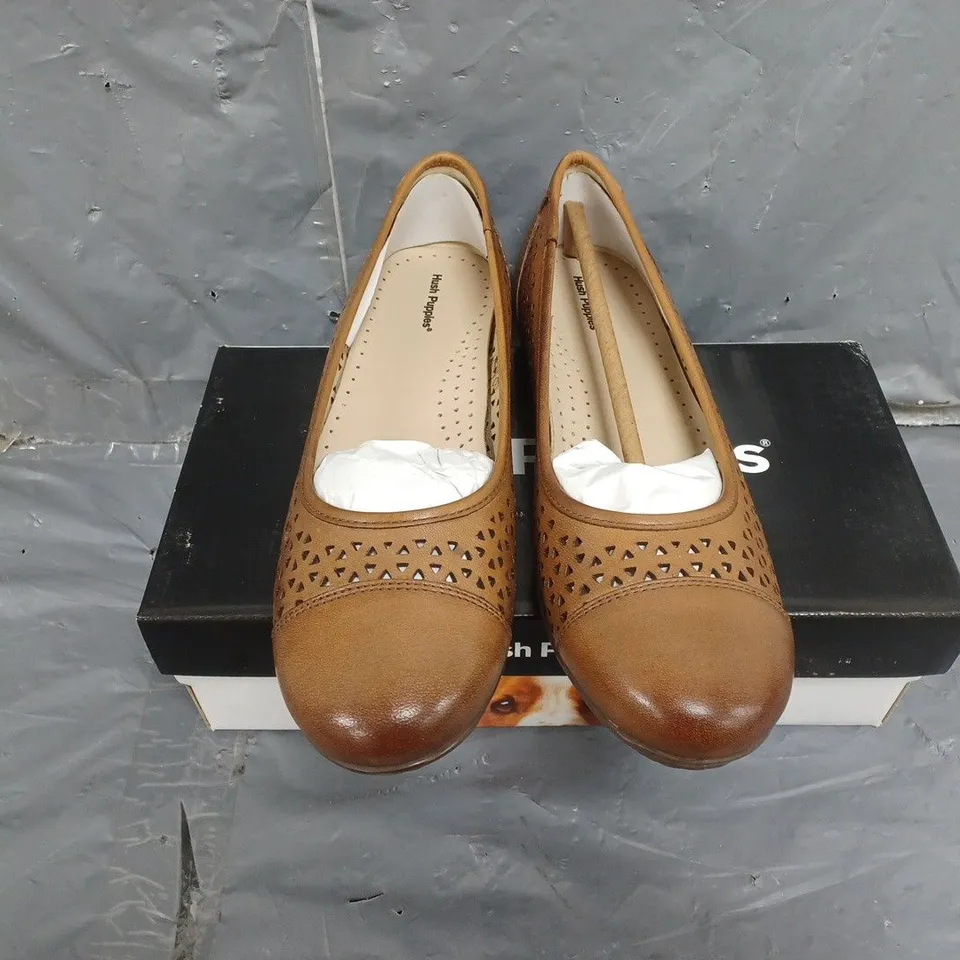 BOXED PAIR OF WOMENS HUSH PUPPIES LEAH BALLERINA SHOES SIZE 6