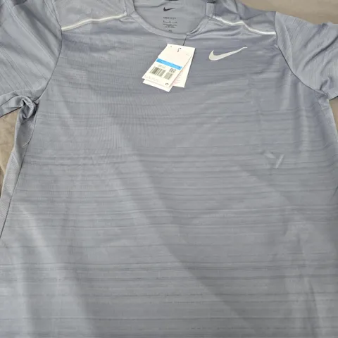 NIKE DRI-FIT MEN'S RUNNING TOP – GREY, SIZE M