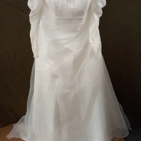 IVORY WEDDING DRESS WITH LACE SLEEVES - UK 22