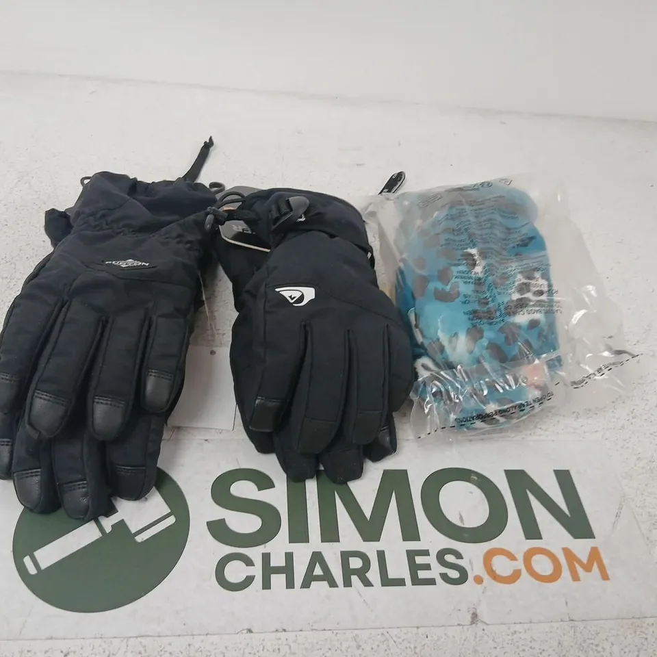 THREE ASSORTED PAIRS OF SKIING GLOVES TO INCLUDE; BURTON, QUICKSILVER AND ROXY