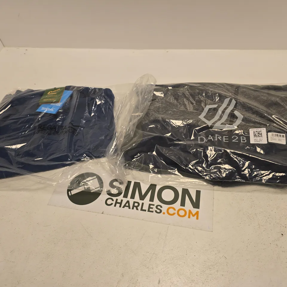 BOX OF APPROXIMATELY 20 ASSORTED BRAND NEW REGATTA ITEMS TO INCLUDE: DARE2B FLEECE AND REGATTA JACKET