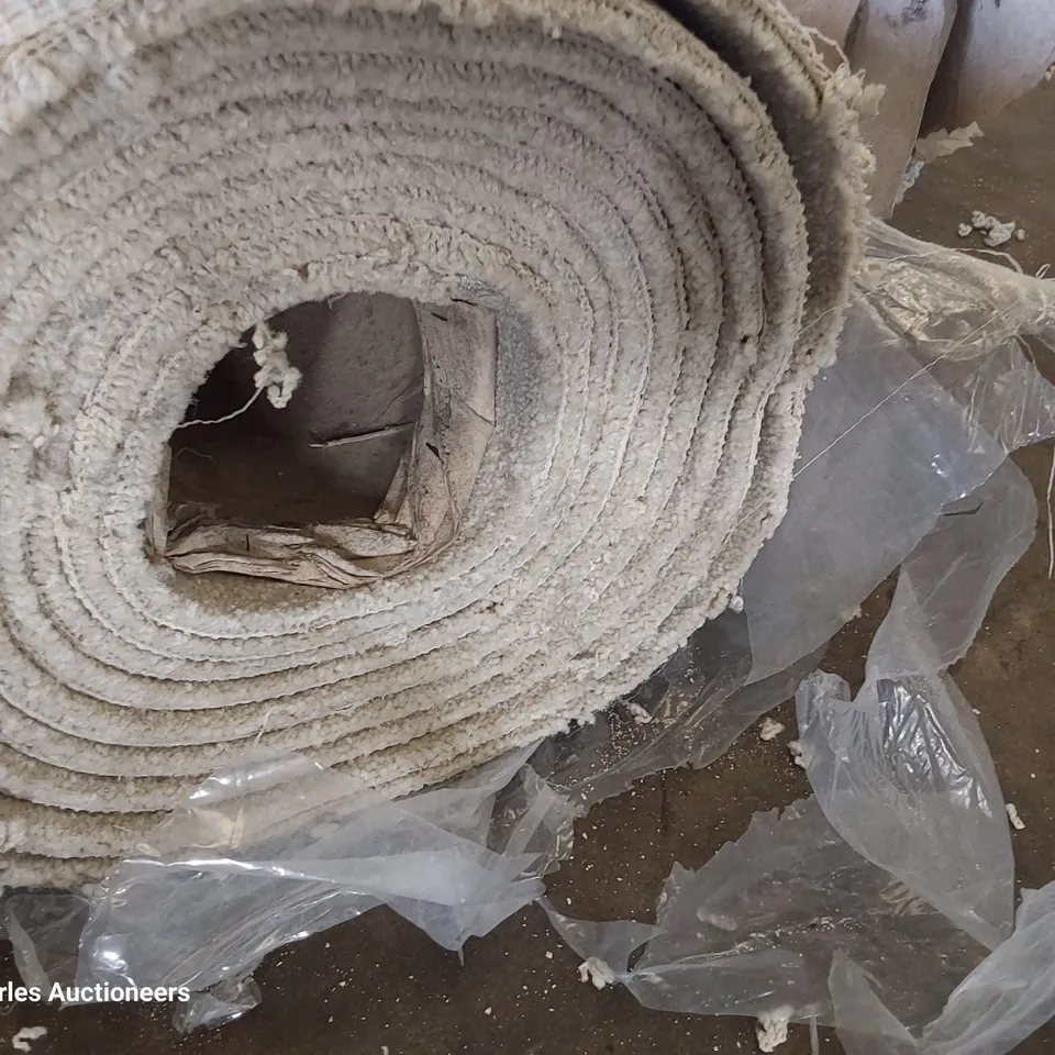 ROLL OF QUALITY FREEDOM LACE CARPET 5M × 5.7M APPROXIMATELY 