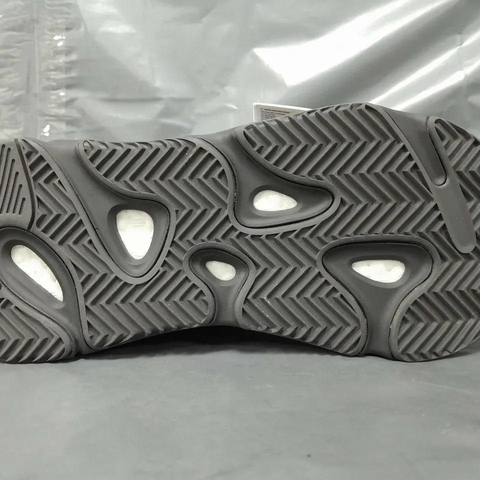 BOXED PAIR OF ADIDAS YZY 700 MNVN SHOES IN LILAC UK SIZE 9