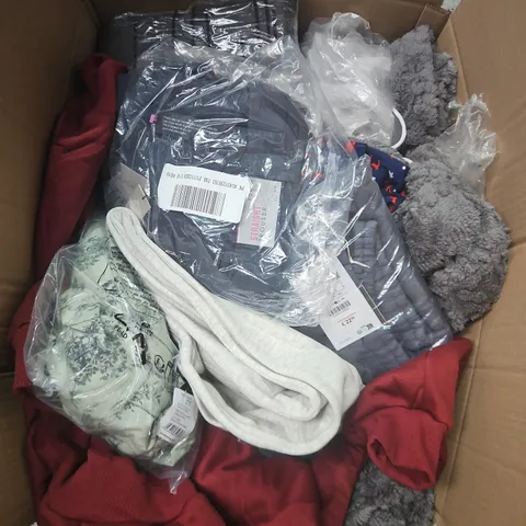 BOX OF ASSORTED CLOTHING – KNITWEAR, OUTERWEAR AND MORE