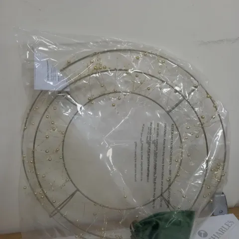BOXED SARA DAVIES GOLD PRE-LIT BEADED WREATH