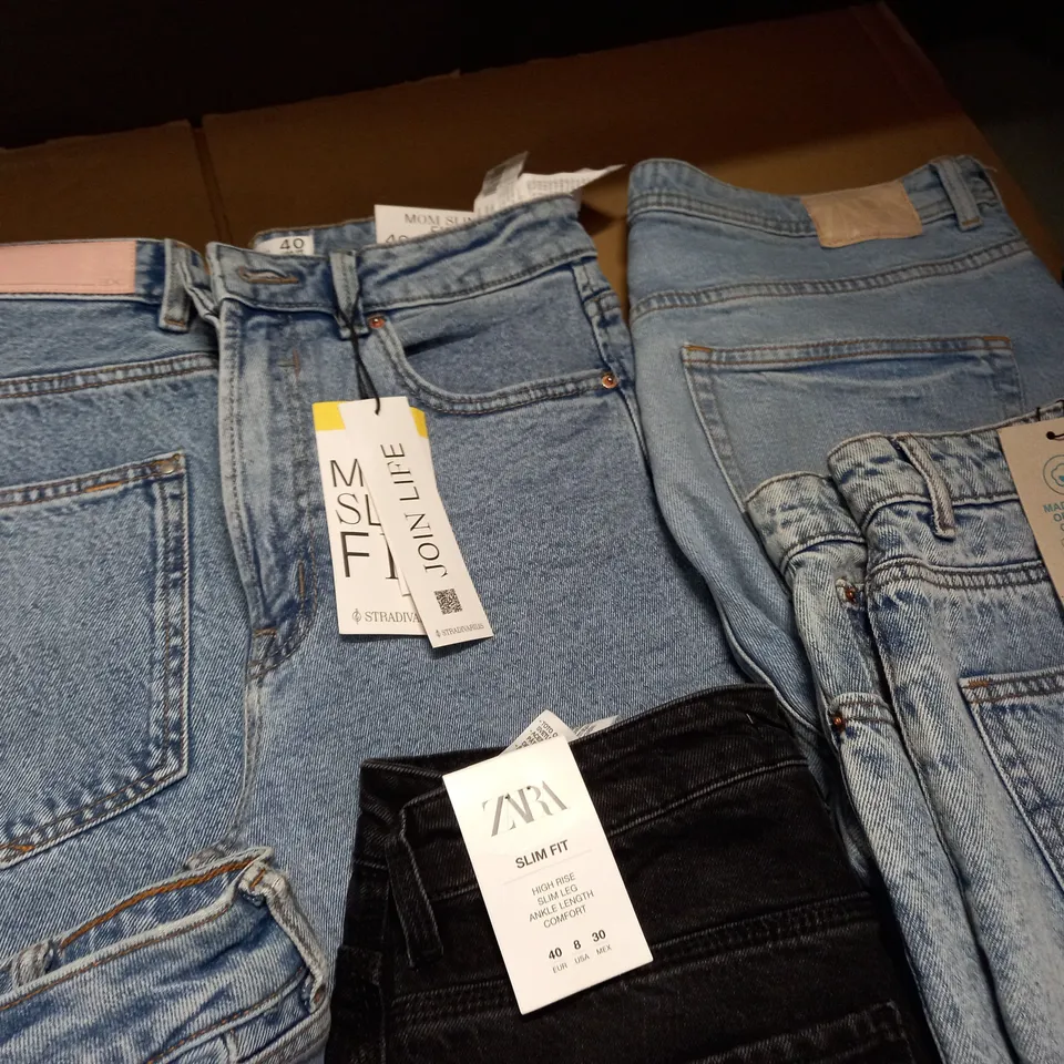 LOT OF 10 ASSORTED PAIRS OF JEANS IN VARIOUS SIZES