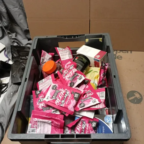TOTE OF APPROXIMATELY 12 ASSORTED VITAMINS AND DIETARY SUPPLEMENTS TO INCLUDE: CONCENTRATED POMEGRANATE JUICE  