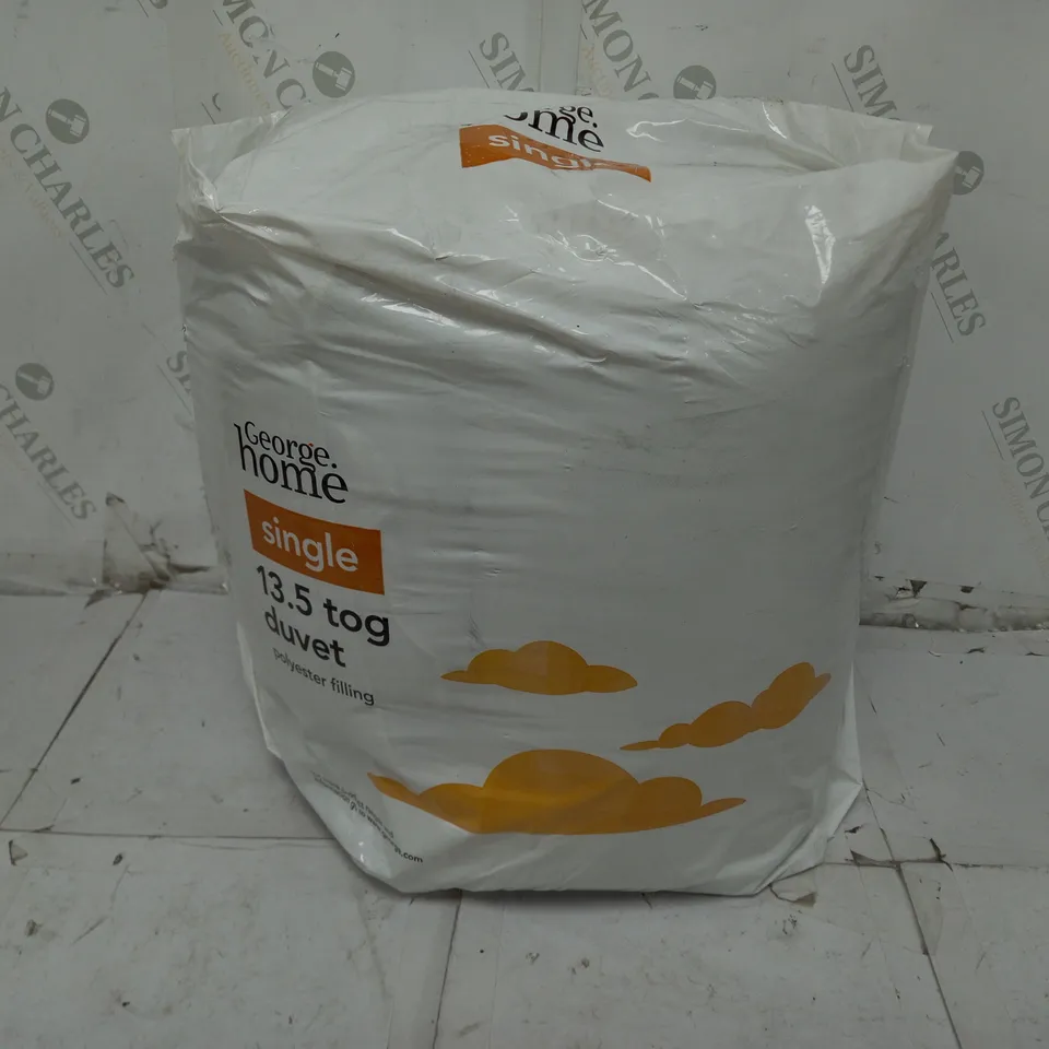 SINGLE 13.5 TOG DUVET IN WHITE