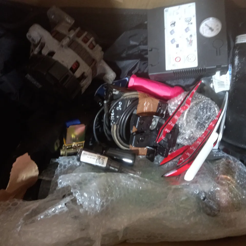 BOX OF APPROXIMATELY 10 ASSORTED VEHICLE PARTS AND ACCESSORY ITEMS TO INCLUDE AIR ALERT TIRE VALVE CAP, ASPIRE X GLOVES SIZE XL, CISIVIS CAR POLISHER, ETC - COLLECTION ONLY