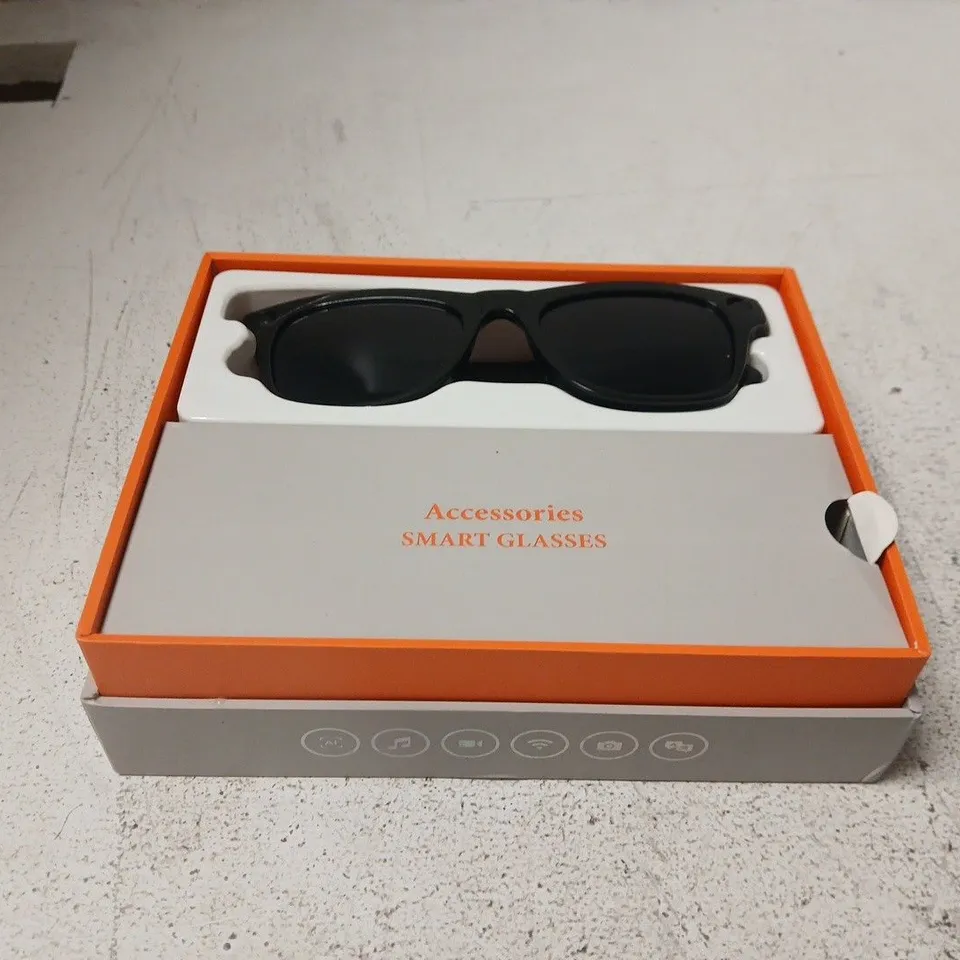 SMART GLASSES ACCESSORIES – BOXED SUNGLASSES WITH 3 LENS SETS