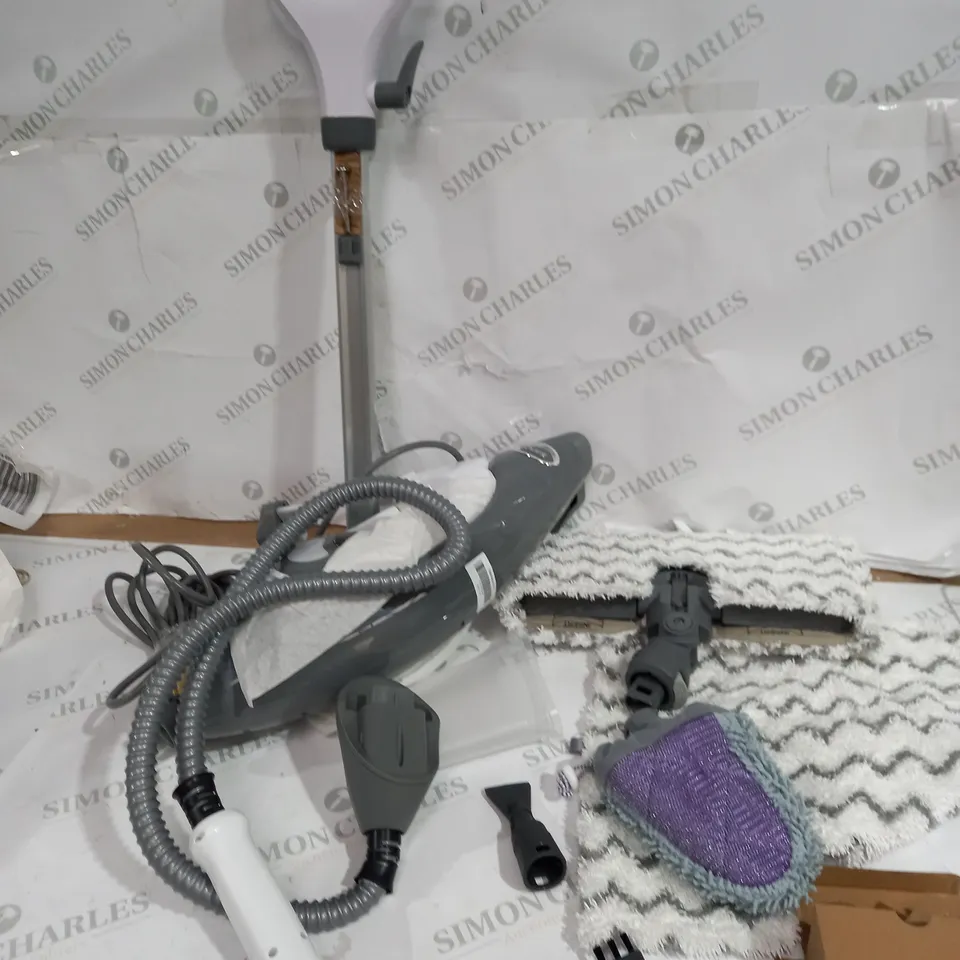 SHARK FLOOR AND HANDHELD STEAM CLEANER