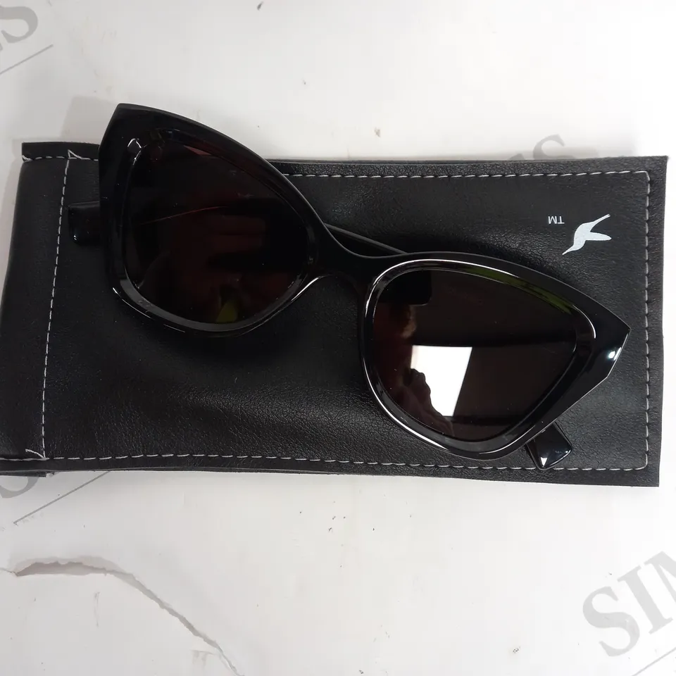HUMMINGBIRD CATEYE SUNGLASSES BLACK
