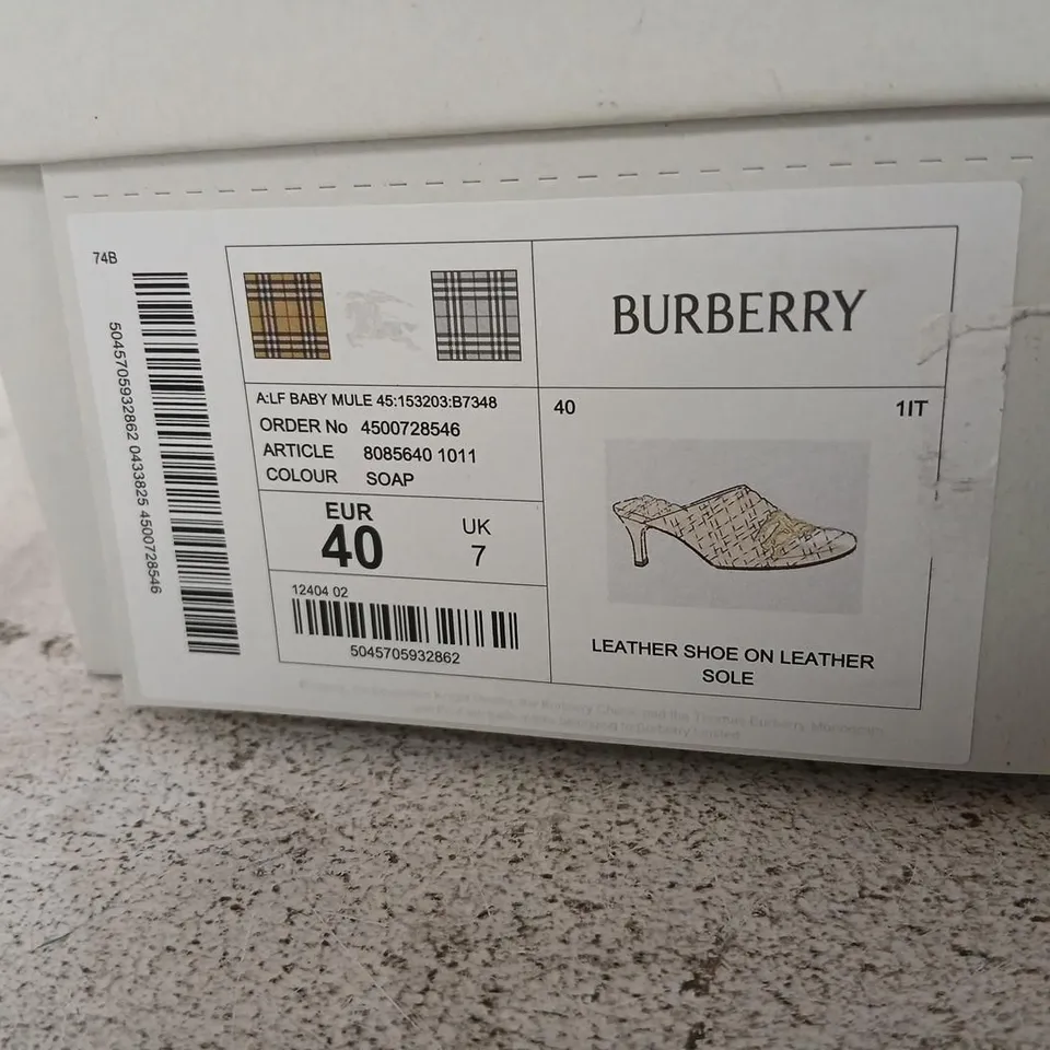 BURBERRY QUILTED LEATHER MULE – BEIGE, UK 7 (EU 40)