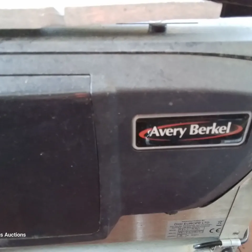 AVERY BERKEL DIGITAL SCALE & DIGIEUROPE SHRINK WRAP DISPENCER