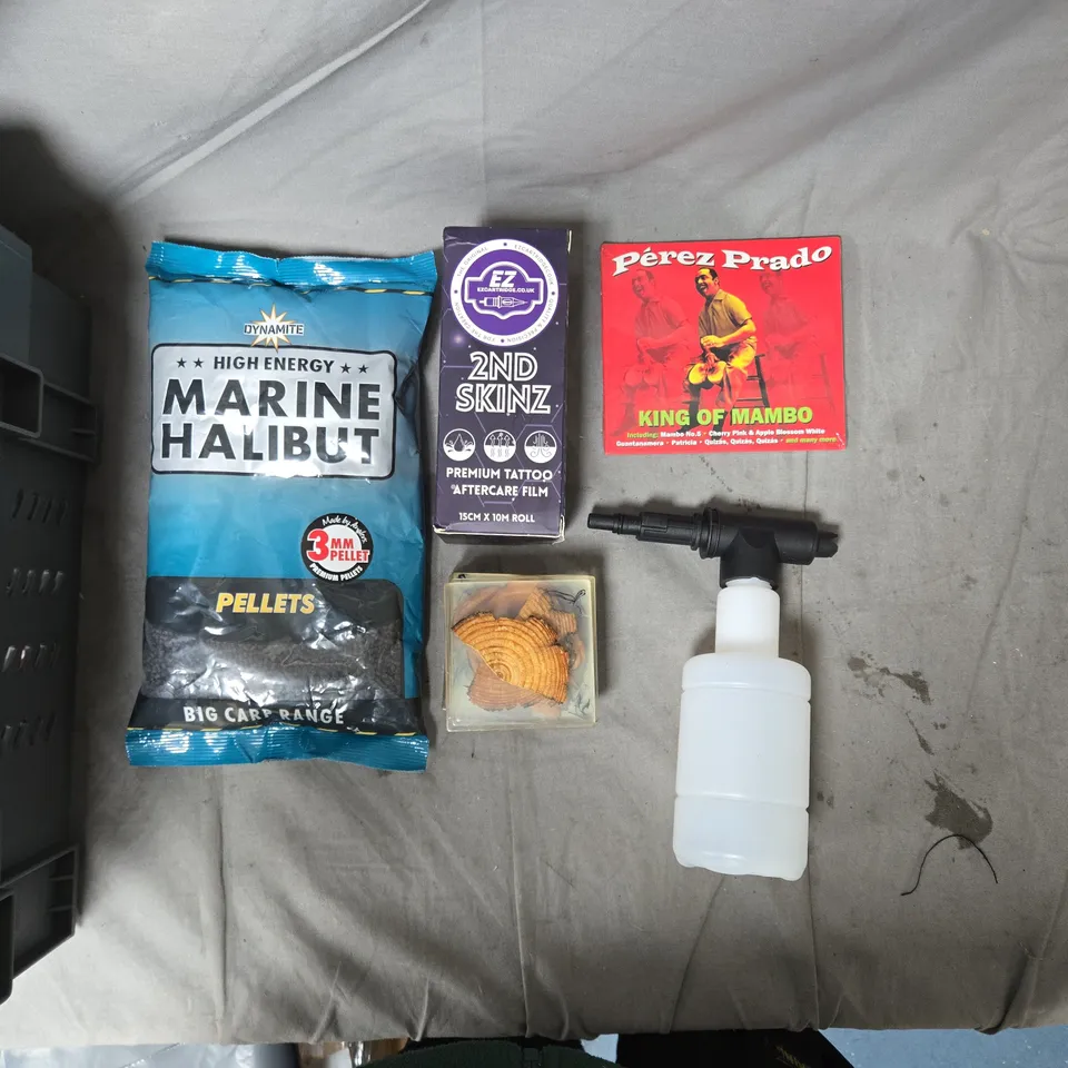 APPROXIMATELY 15 ASSORTED MIXED-ITEMS LOT: SHOWER HEAD, SPRAY BOTTLE, PANDA NOTEBOOK, VINYL RECORD, TATTOO FILM, FISHING PELLETS & MISC HARDWARE