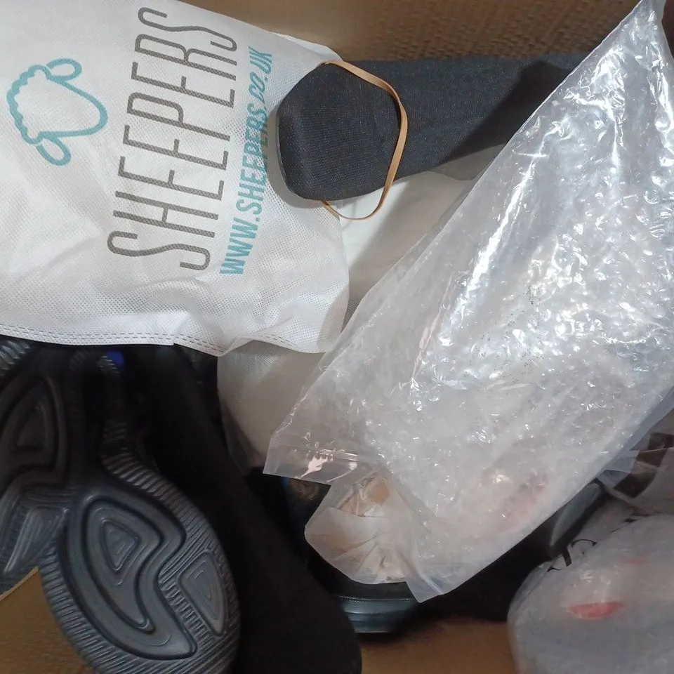 BOX OF APPROXIMATELY 20 ASSORTED PAIRS OF SHOES AND FOOTWEAR ITEMS IN VARIOUS STYLES AND SIZES TO INCLUDE M&S, REDTAPE, CROCS, ETC