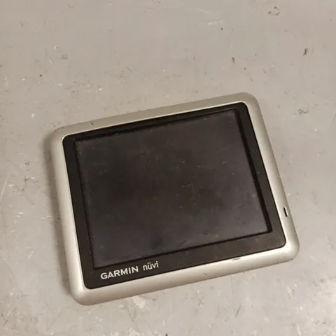 GARMIN NUVI 1240 VEHICLE SATNAV GPS