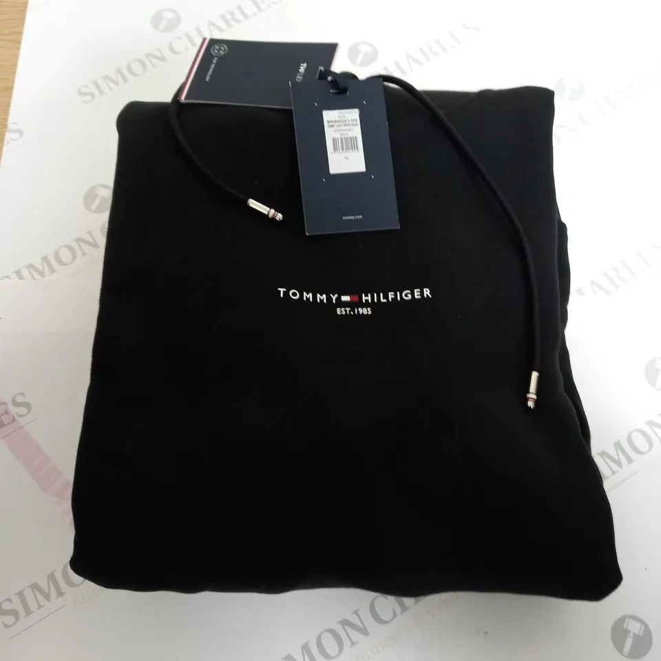 TOMMY JILFIGER SIZE XL BLACK HOODIE