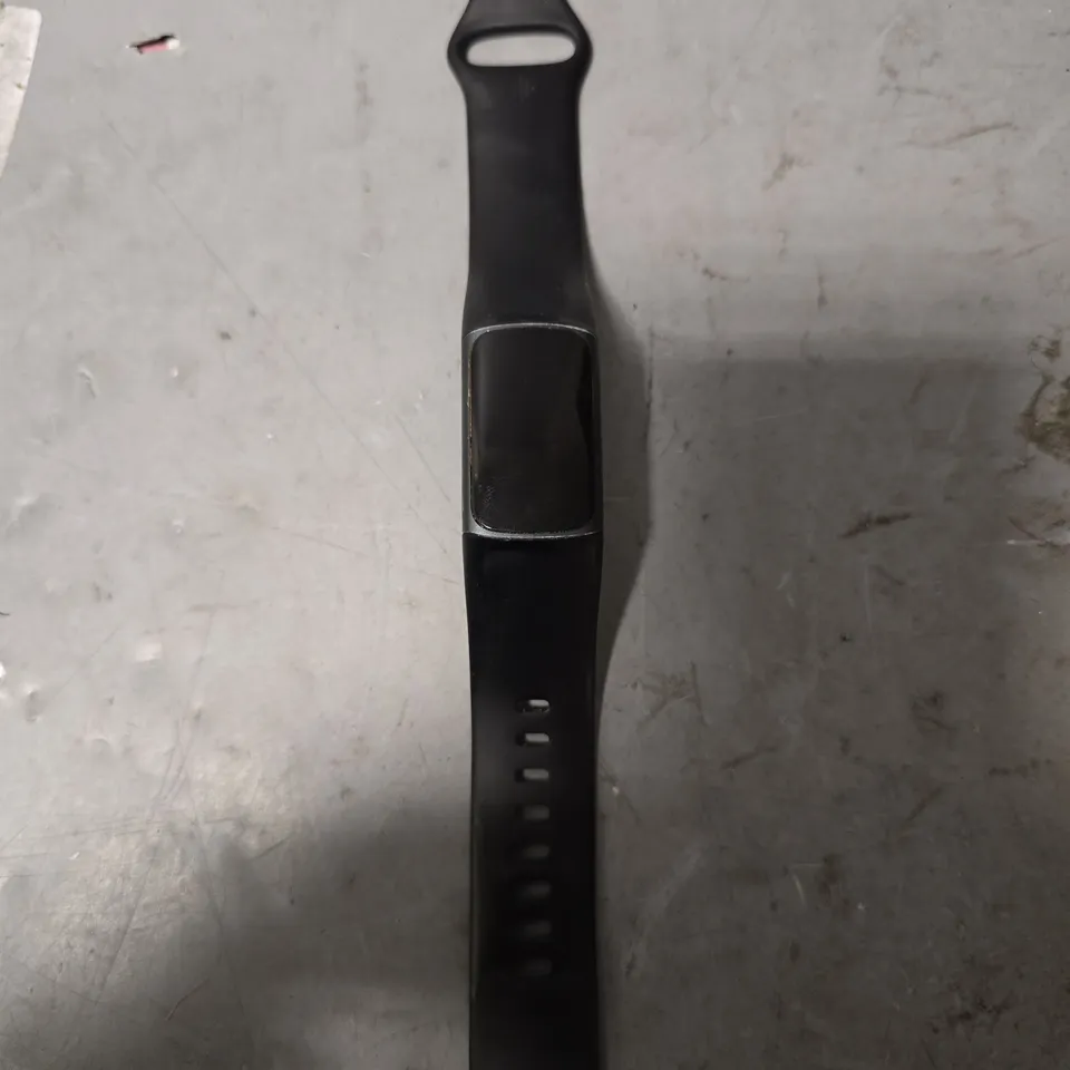 FITBIT CHARGE 5 FITNESS TRACKER 