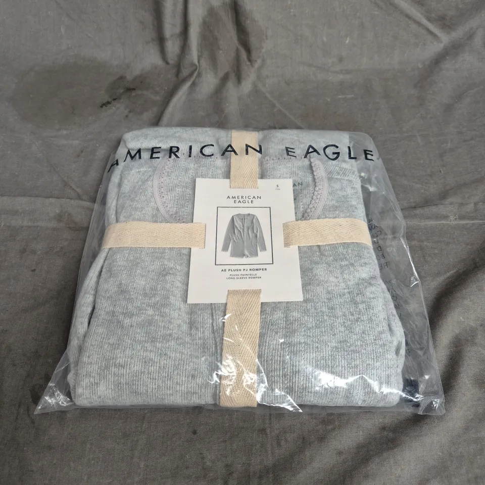 AMERICAN EAGLE PLUSH PJ ROMPER IN GREY SIZE S