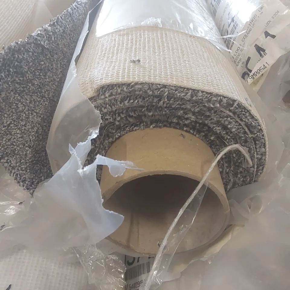 ROLL OF QUALITY STS HERITAGE LUXURY GREYWOOD CARPET - APPROXIMATELY 3 x 5m
