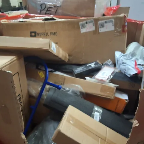 PALLET OF ASSORTED HOUSEHOLD GOODS AND PRODUCTS TO INCLUDE;AREA RUG,PHOTO FRAME,RETRACTABLE SAFETY GATE