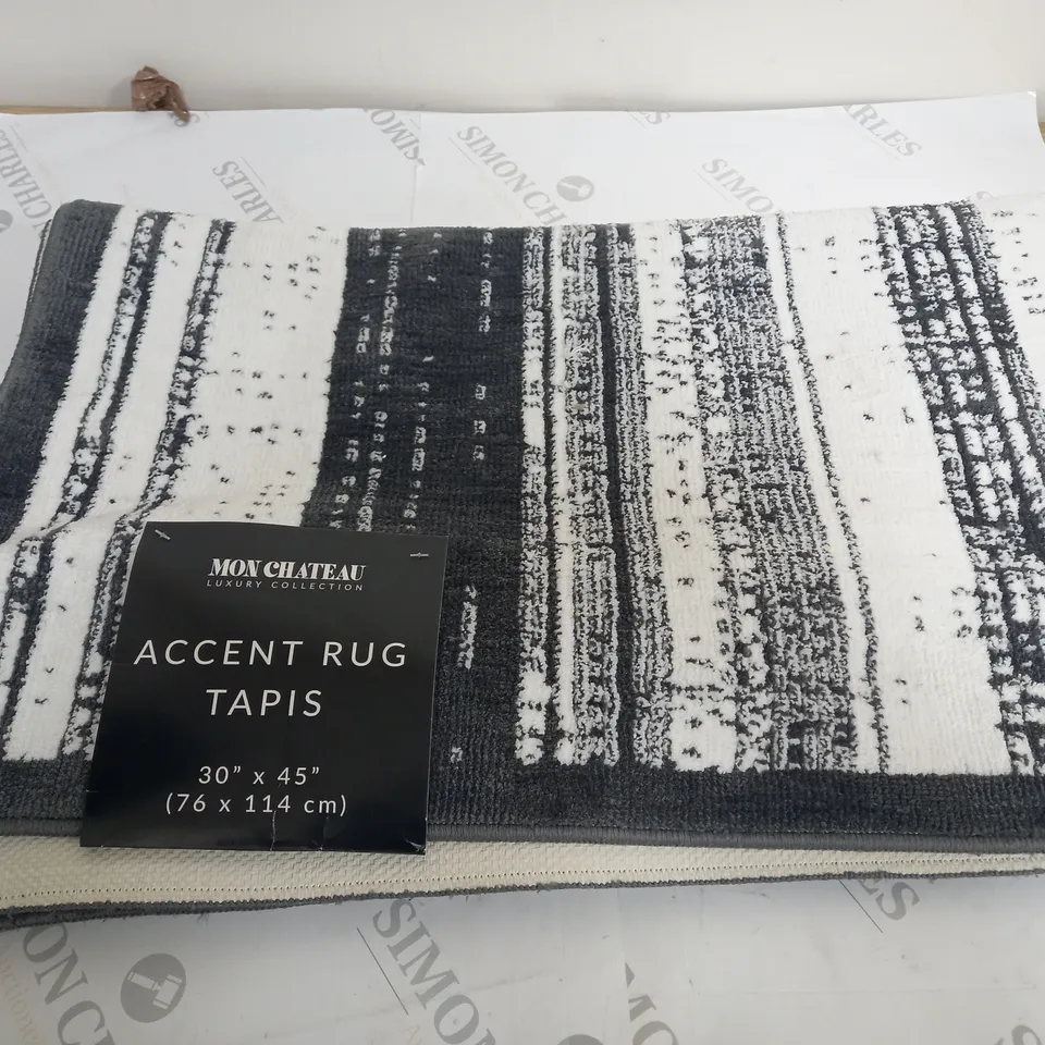MON CHATEAU ACCENT RUG TAPIS (30" x 45)