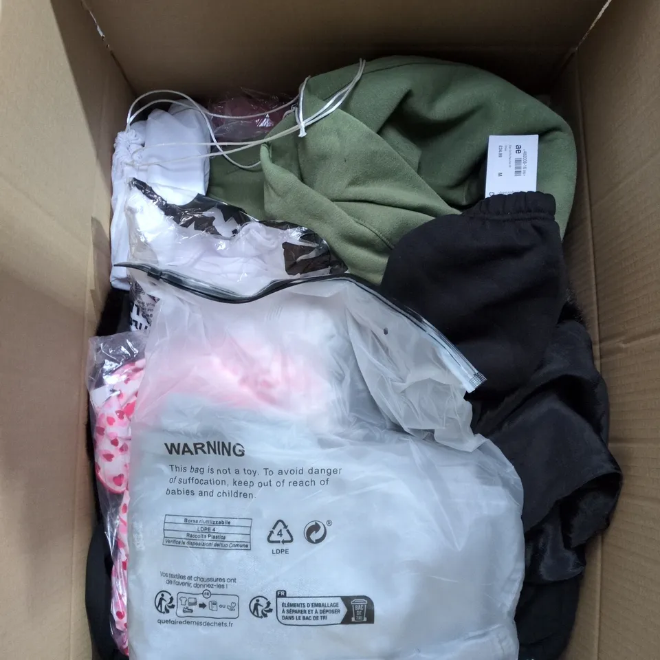 LARGE BOX OF APPROXIMATELY 25 ASSORTED CLOTHING ITEMS IN VARIOUS COLOURS, STYLES AND SIZES - COLLECTION ONLY