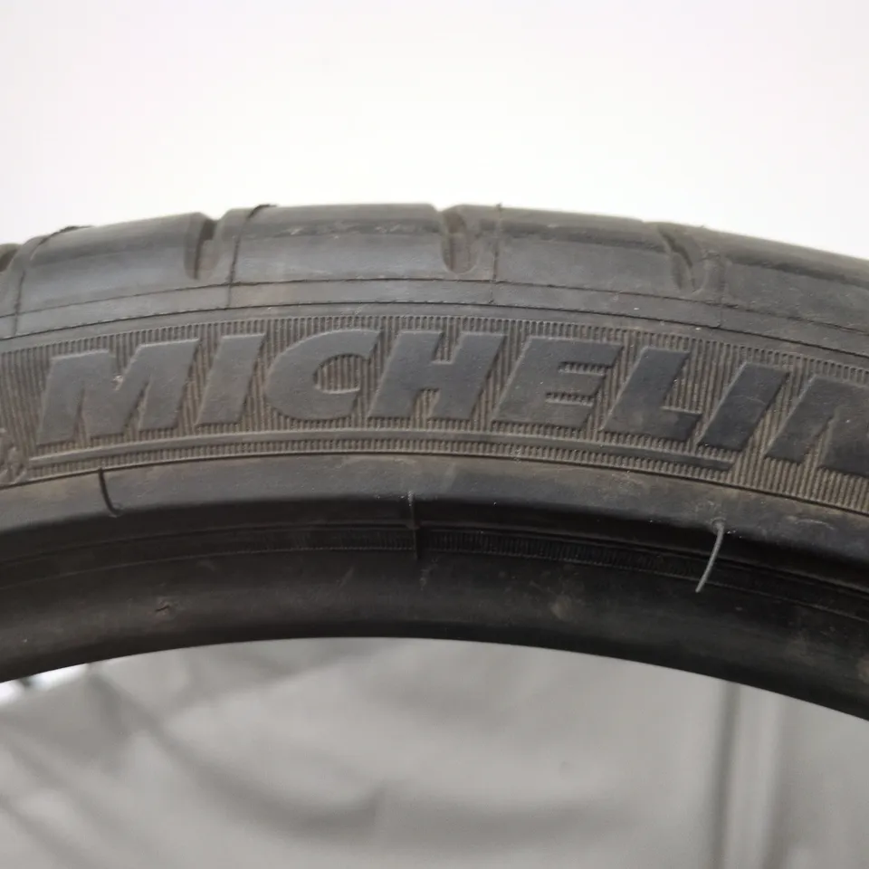 MICHELIN PILOT SUPER SPORT TIRE 225/35ZR19 (88Y)
