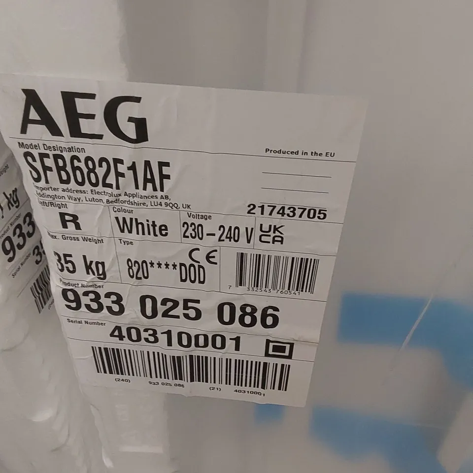 AEG SFB682F1AF - 933025086 COMBI-FRIDGE BUILT-IN F WHITE