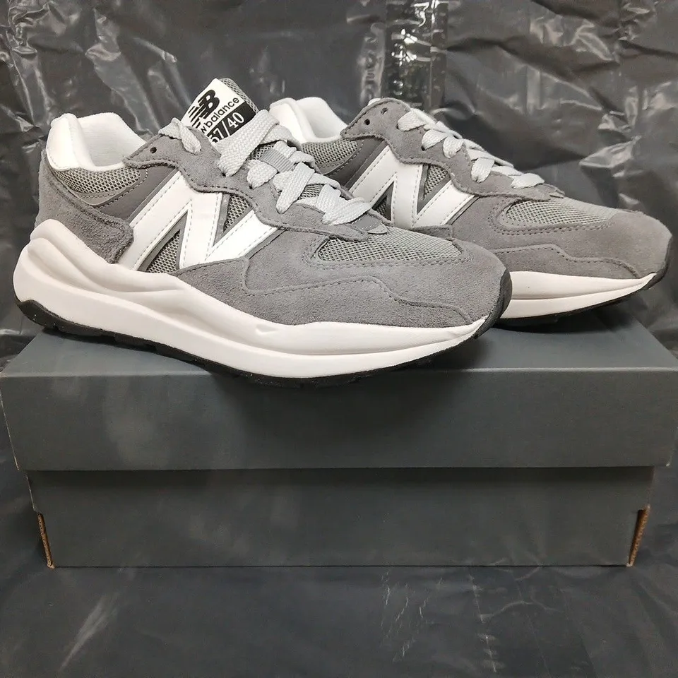 BOXED PAIR OF NEW BALANCE TRAINERS IN GREY SIZE UK 7