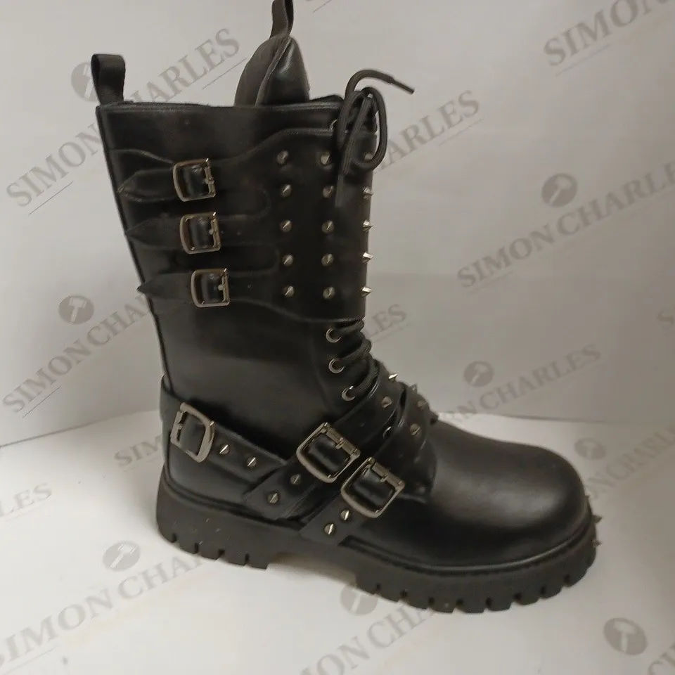 KOI VEGAN A REBEL'S BURROW MEN'S COMBAT BOOTS - SIZE 9