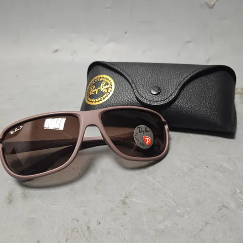 RAY-BAN RB4365M SCUDERIA FERRARI SUNGLASSES 
