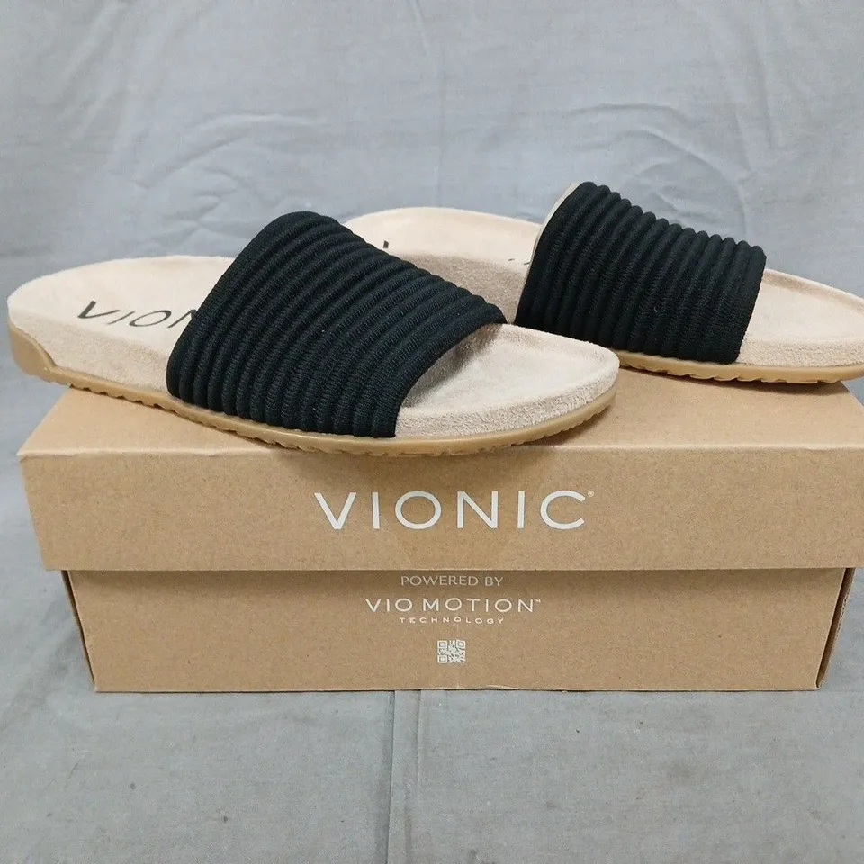 BOXED PAIR OF VIONIC EVIE KNIT SLIDE SANDALS IN BLACK SIZE 4.5
