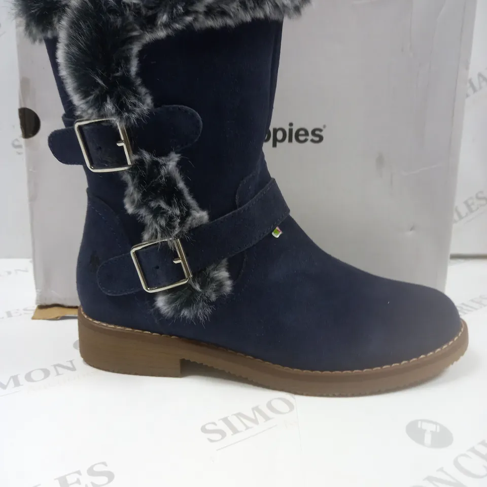 BOXED PAIR OF HUSH PUPPIES MACIES BOOTS UK SIZE 7 