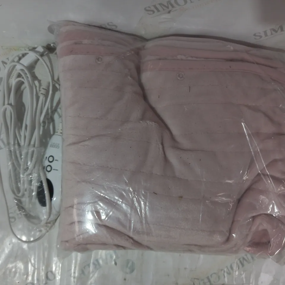 BOXED COZEE HOME FAUX FUR HEATED THROW IN PINK