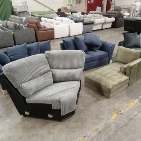 5 x ASSORTED DESIGNER SOFA PARTS AND PIECES