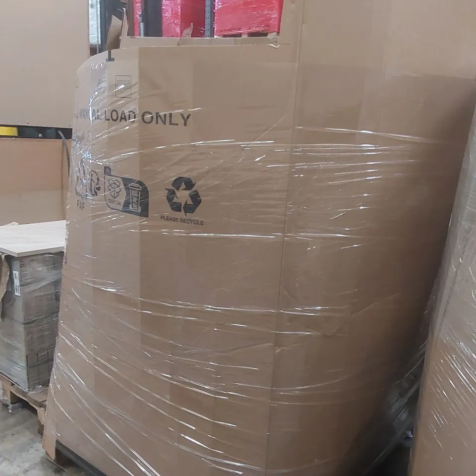 PALLET CONTAINING APPROXIMATELY 120x BRAND NEW ASSORTED DESIGNER CLOTHING ITEMS INCLUDING: JD WILLIAMS JACKETS, SIMPLY BE JACKETS ECT