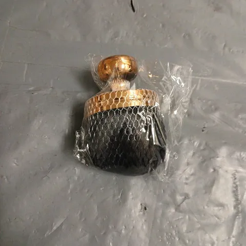 APPROXIMATELY 20 SELF-TANNING/MAKEUP BODY BRUSHES