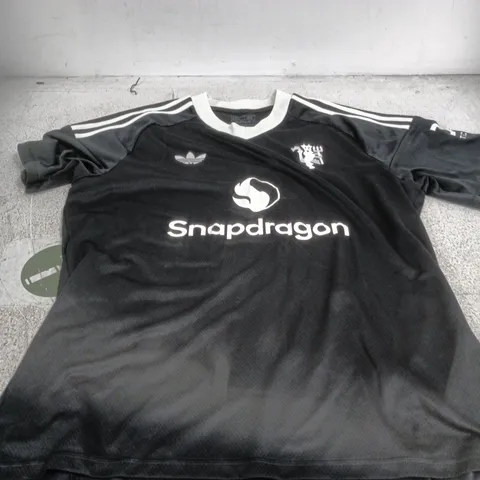 MANCHESTER UNITED THIRD GOALKEEPER JERSEY - XL