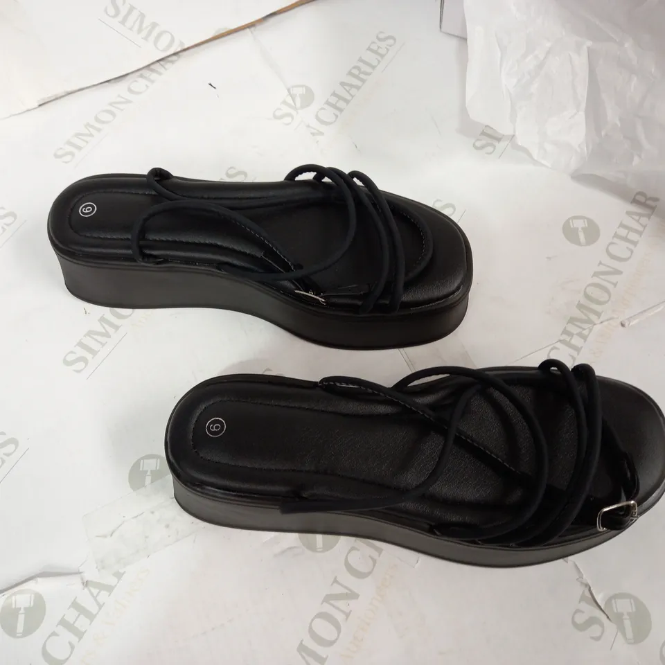 MINIMAL URBAN STRAP FLATFORM SANDAL BLACK - UK 6