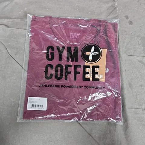 BAGGED GYM COFFEE RELENTLESS TEE – CHERRY CRUSH – SIZE M